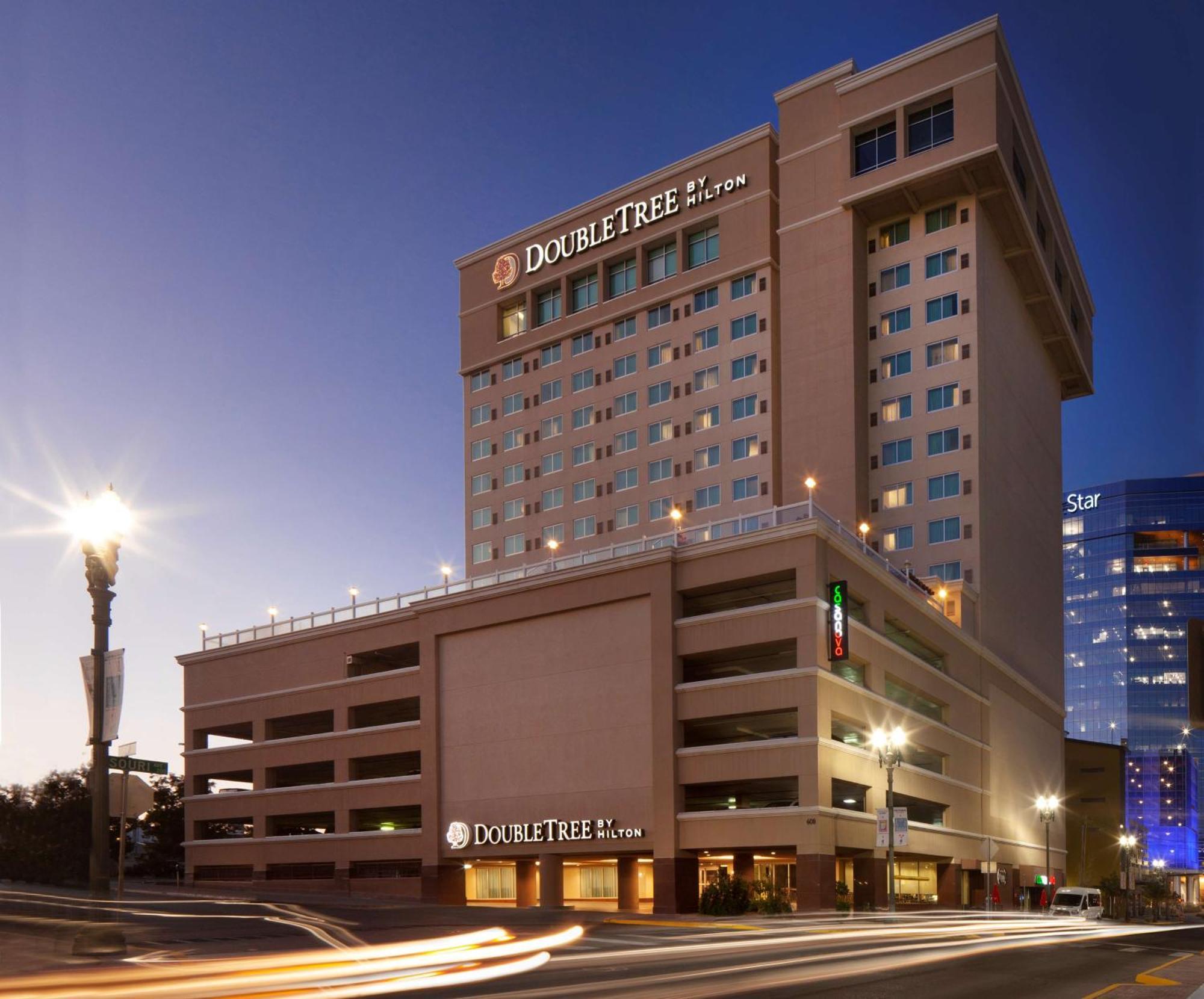 Отель Doubletree By Hilton El Paso Downtown Экстерьер фото